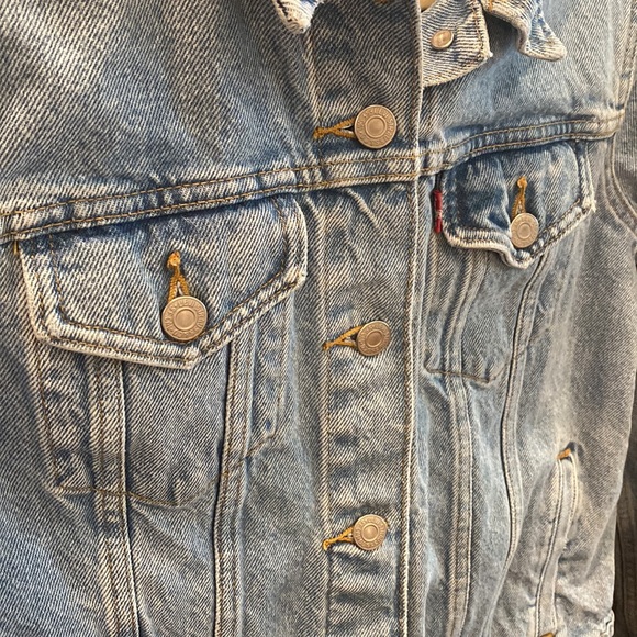 Levi jean jacket, size medium/small - Picture 4 of 4
